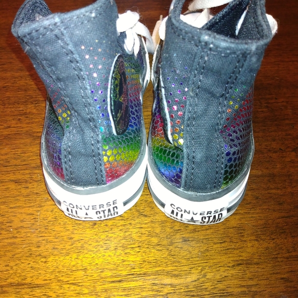 Size 11 Girls Converse - Picture 5 of 5